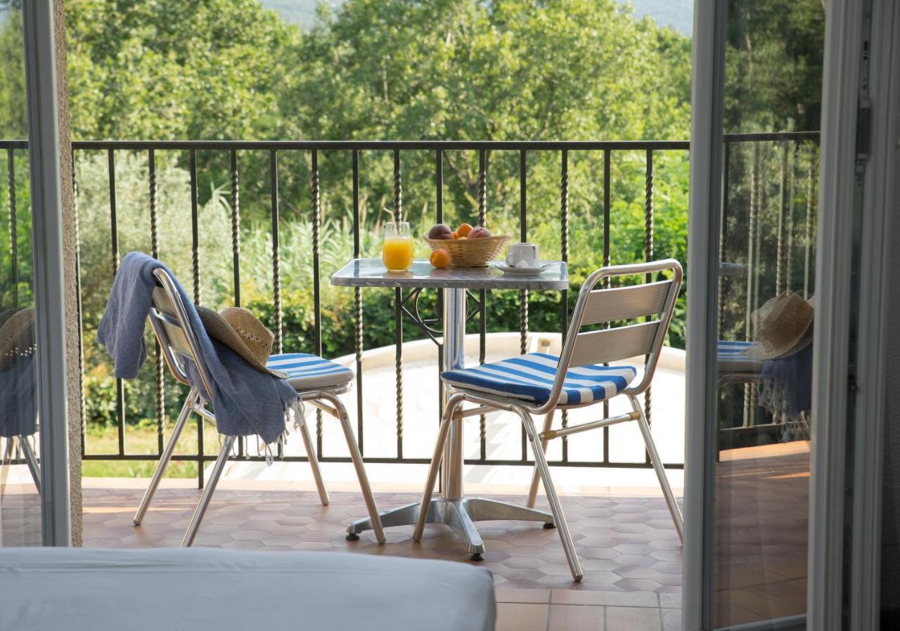 Le Neoulous Hotel Le Boulou Bagian luar foto