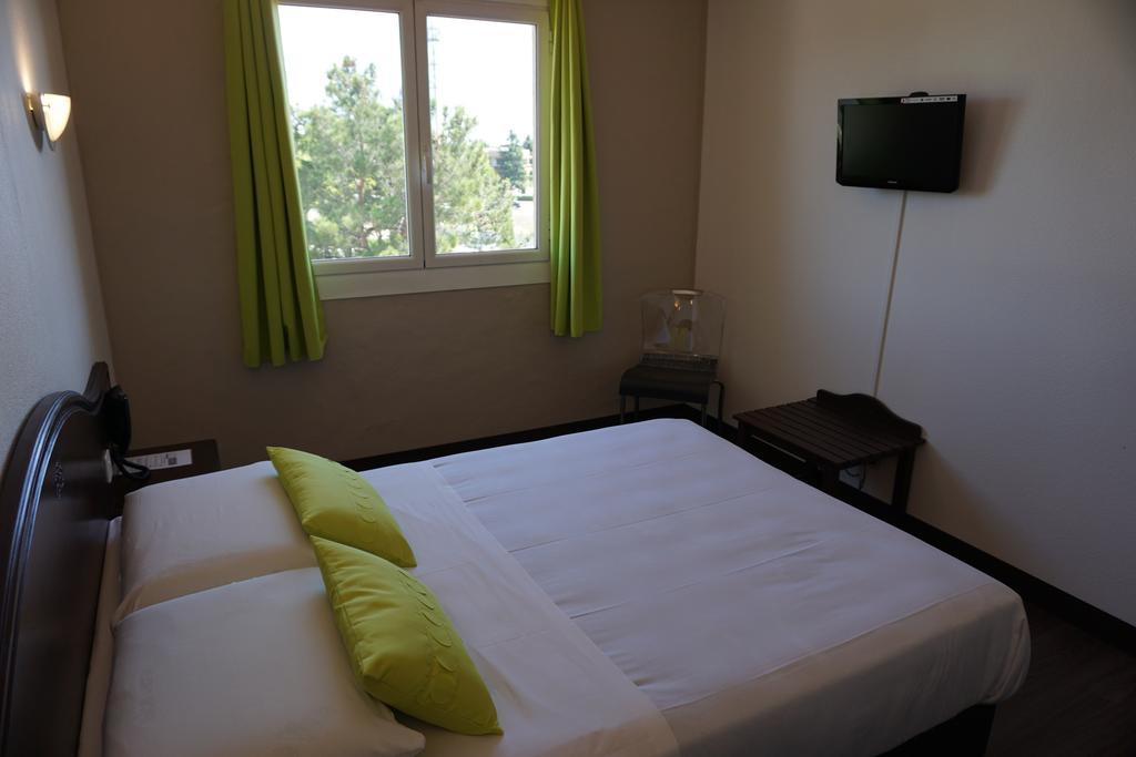 Le Neoulous Hotel Le Boulou Bagian luar foto