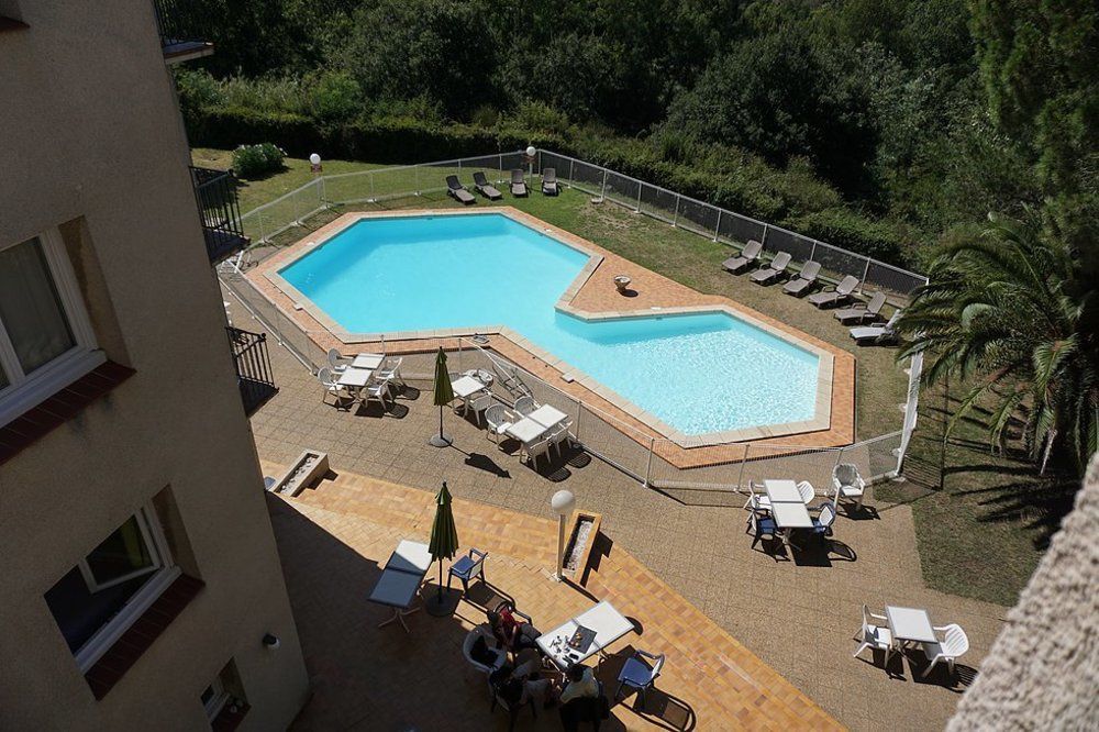 Le Neoulous Hotel Le Boulou Bagian luar foto