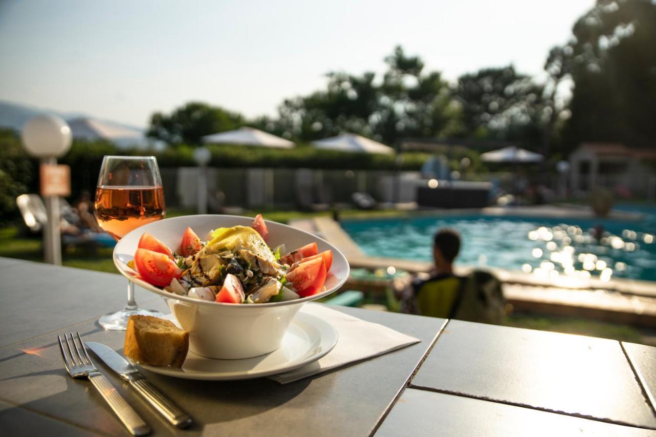 Le Neoulous Hotel Le Boulou Bagian luar foto