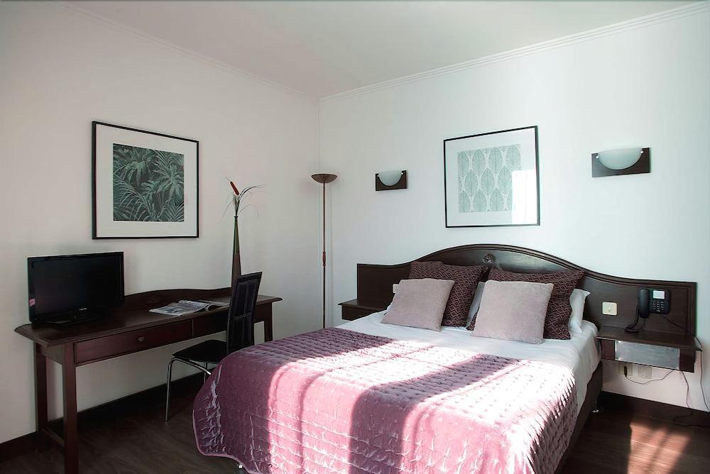 Le Neoulous Hotel Le Boulou Bagian luar foto